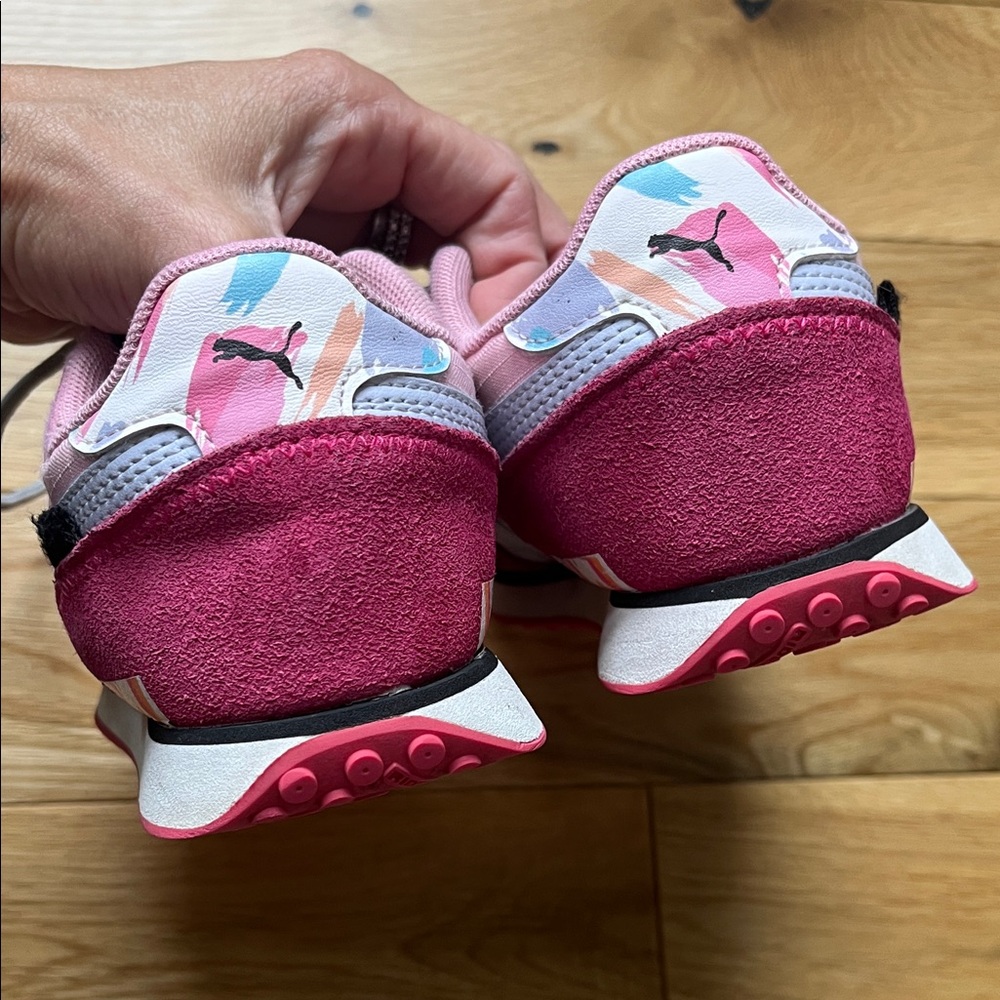 Puma girls sz 1 Sneakers - Picture 2 of 5